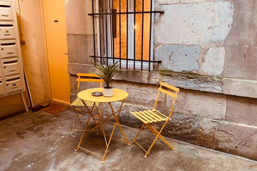 Studio Renove Avec Patio, Coeur Du Centre Ville Besançon Exterior foto