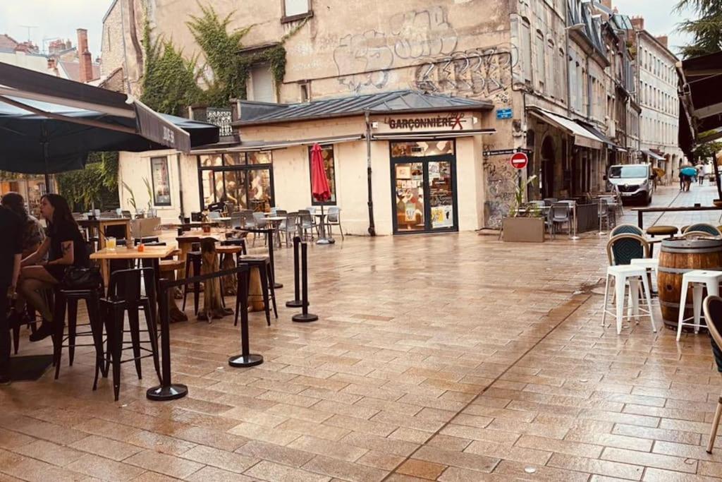 Studio Renove Avec Patio, Coeur Du Centre Ville Besançon Exterior foto